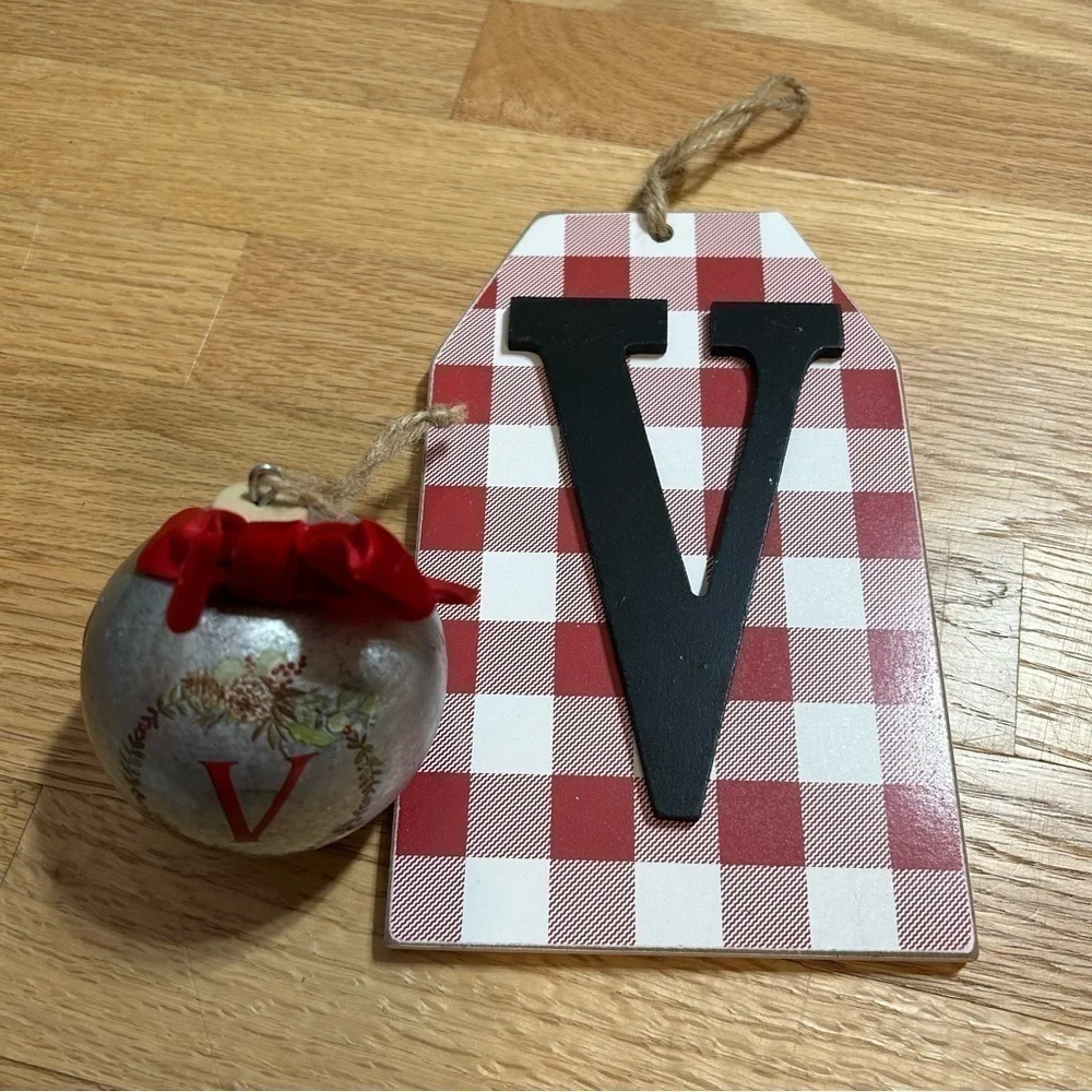 V Christmas Ornament Wall Hanging Bundle NEW Ball Red White Plaid Home Decor